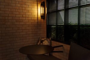 por que aumenta la humedad por la noche